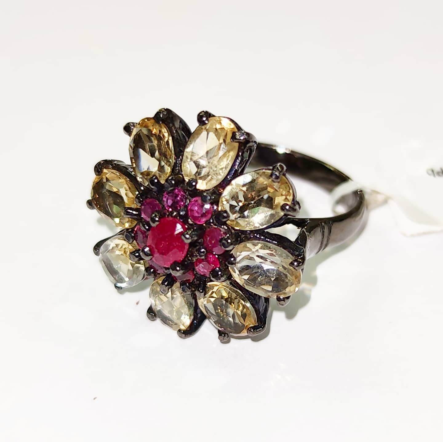 Sudraba gredzens ar citrīniem un rubīniem