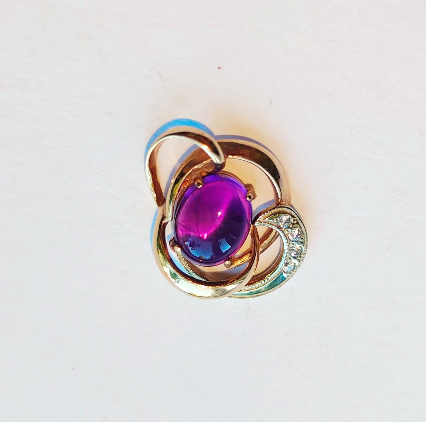Подвеска из 14-каратного красного и белого золота с аметистом и цирконами