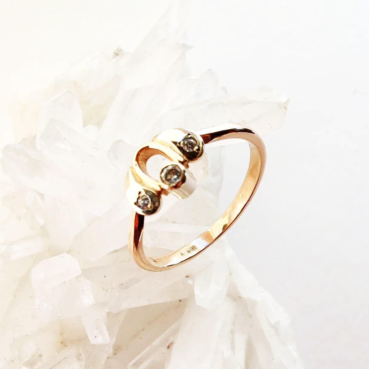 14K Red and White Gold Ring with Diamond-Cut Zircons