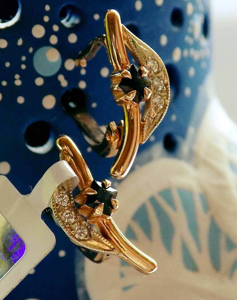 Red and White Gold Earrings with Sapphires and Diamonds - AnArt