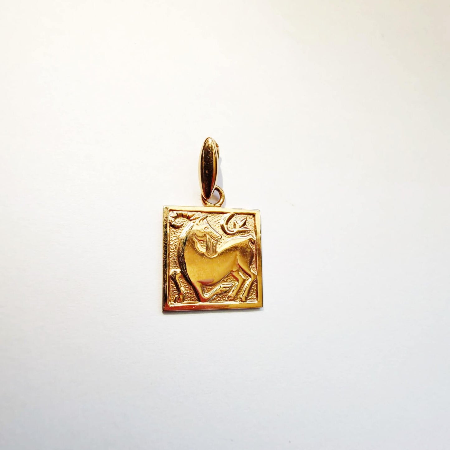 Кулон со знаком зодиака Козерог из 14-каратного красного золота