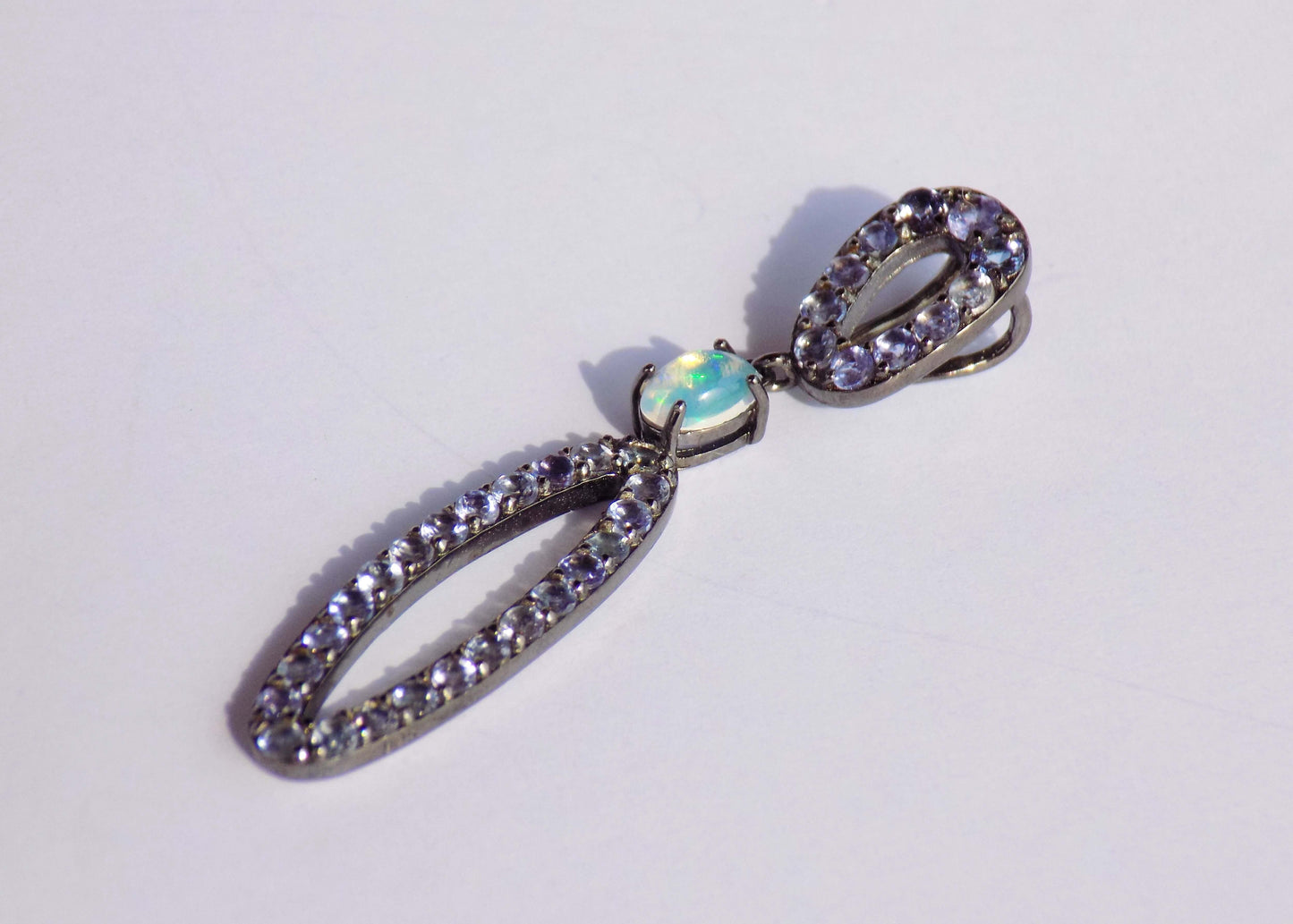 Серебряный кулон с танзанитами и эфиопским опалом