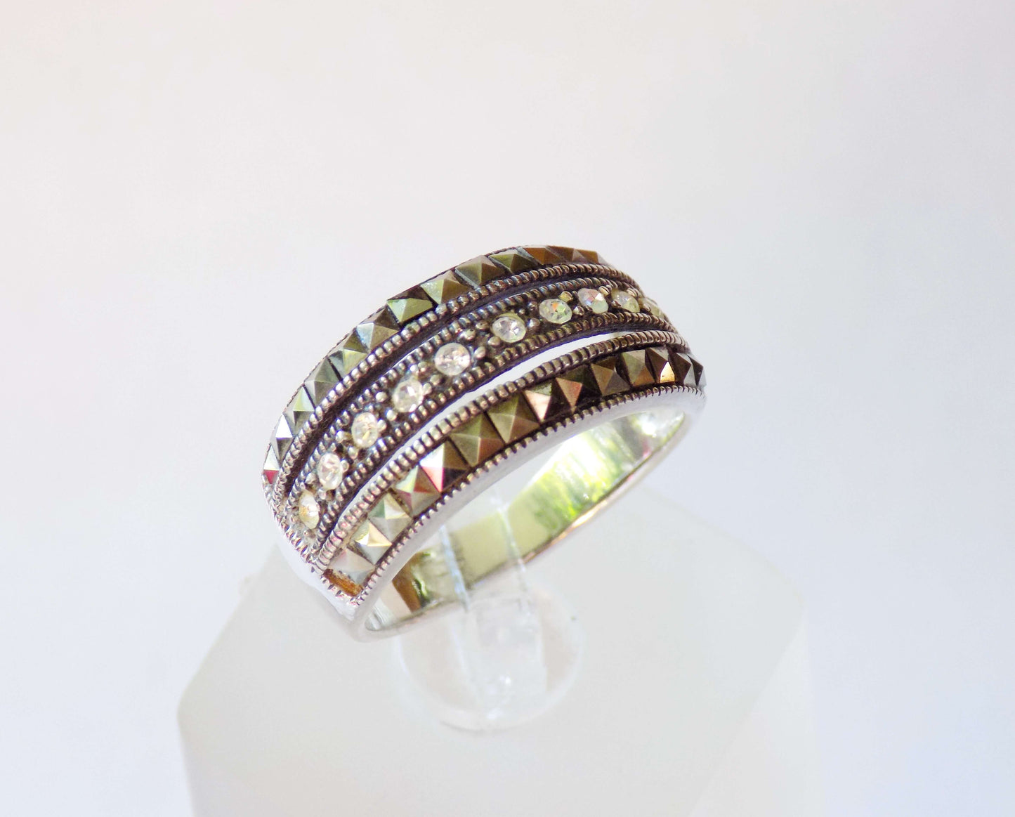 Silver Ring with Zircons