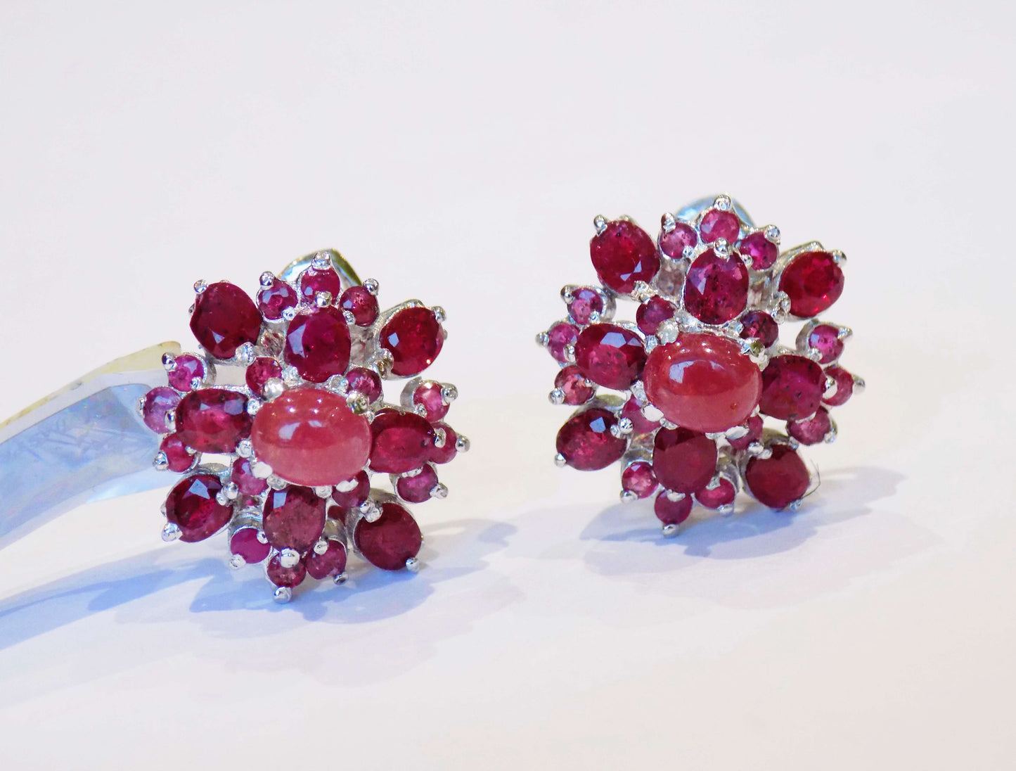 Sudraba auskari ar rubīniem