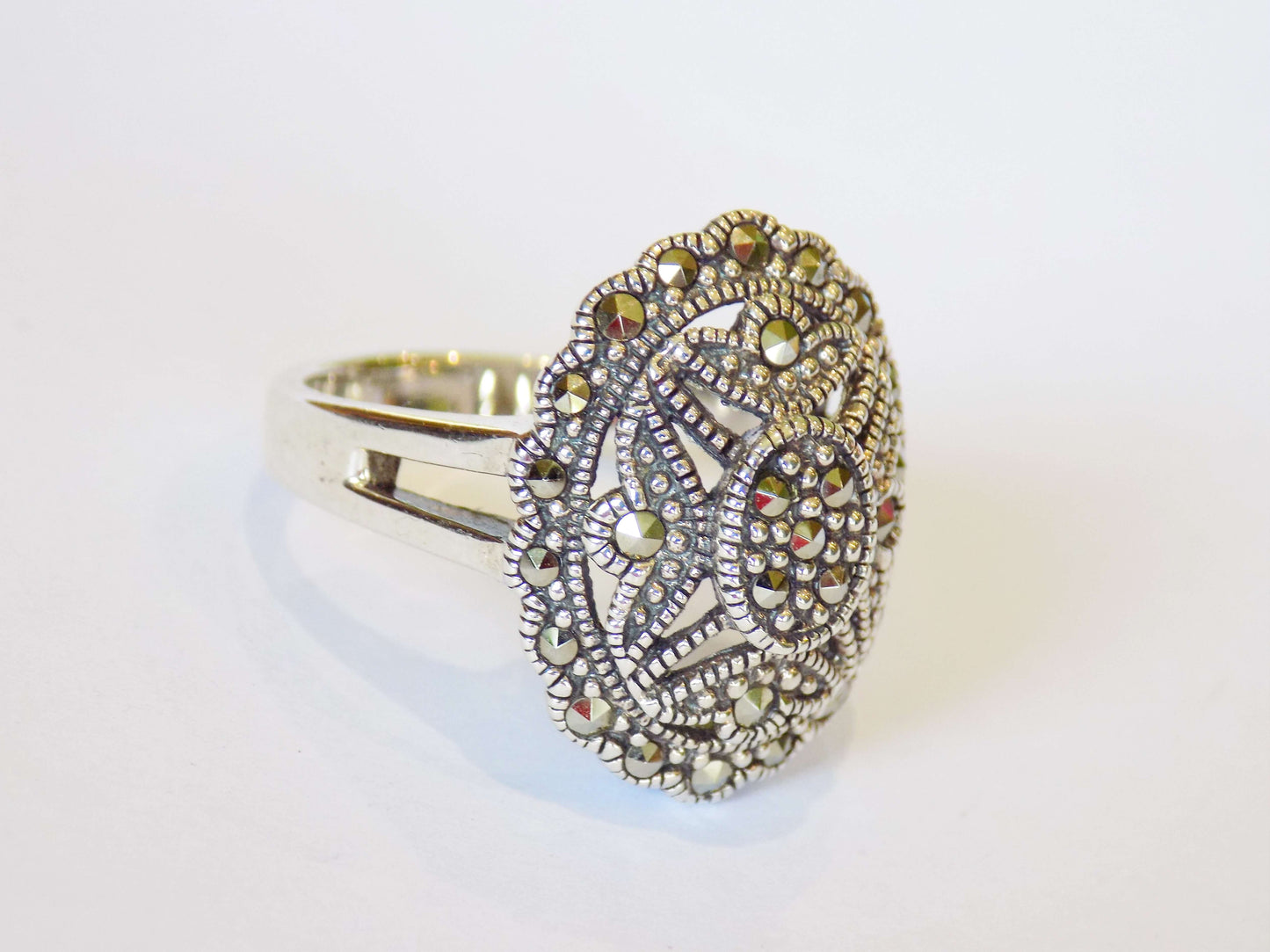 Серебряное кольцо