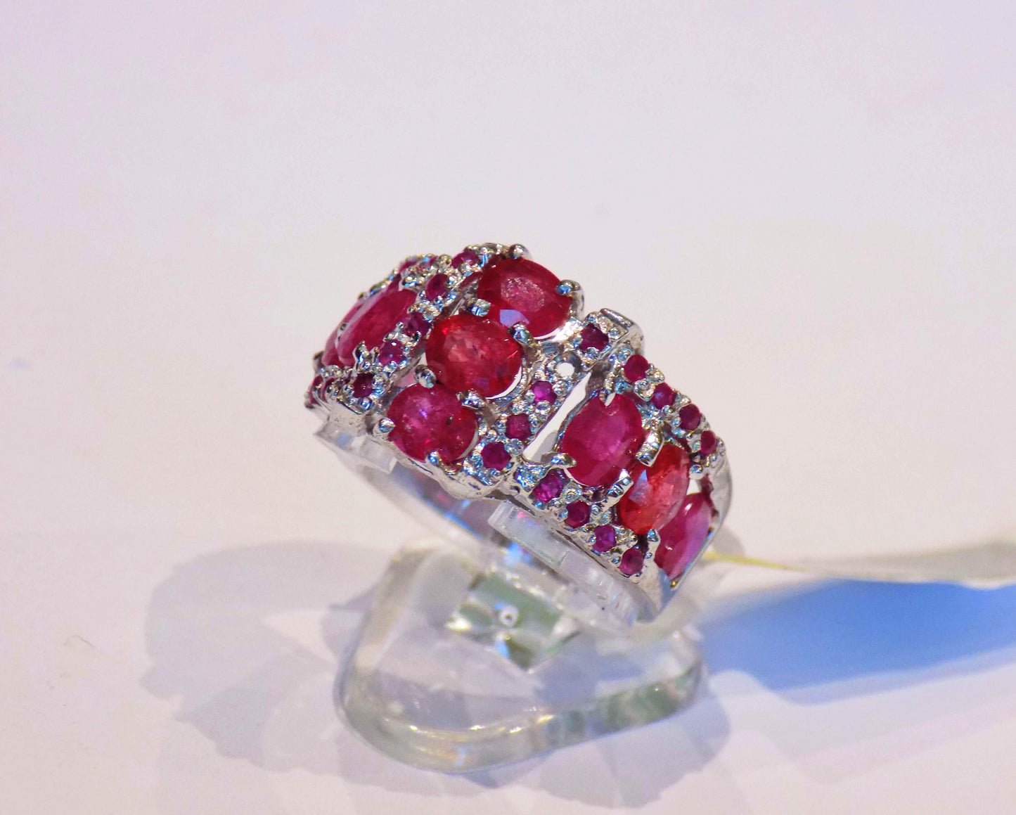 Sudraba gredzens ar rubīniem