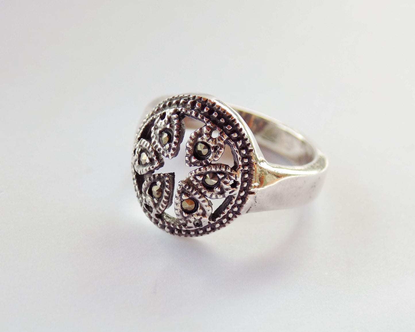 Серебряное кольцо