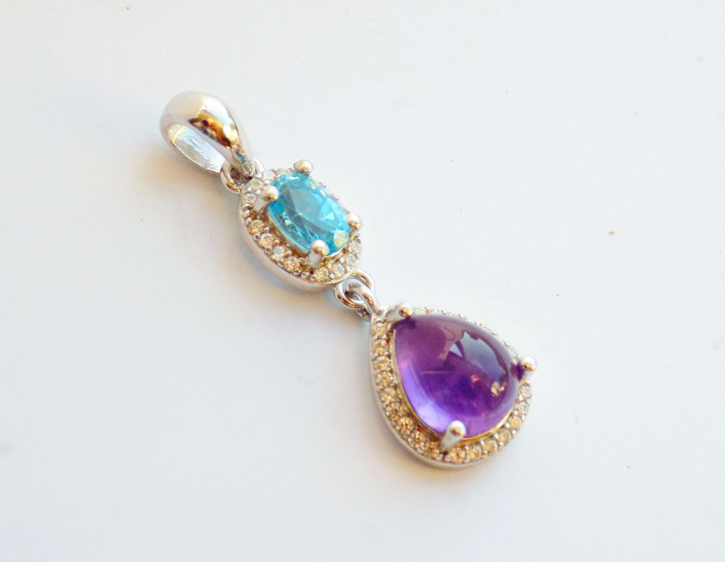 Sudraba gredzens ar ametistu un cirkoniem