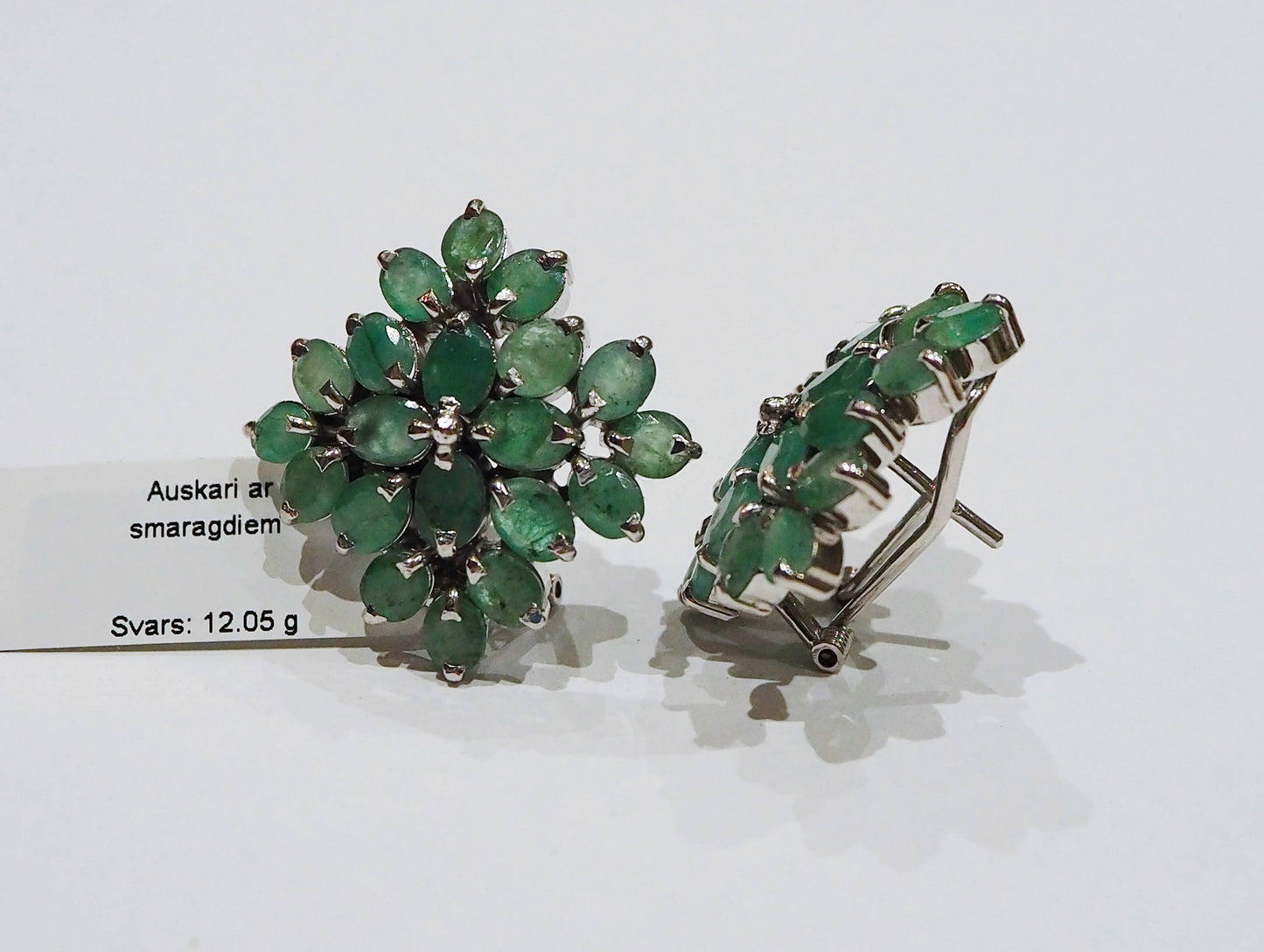 Sudraba auskari ar smaragdu