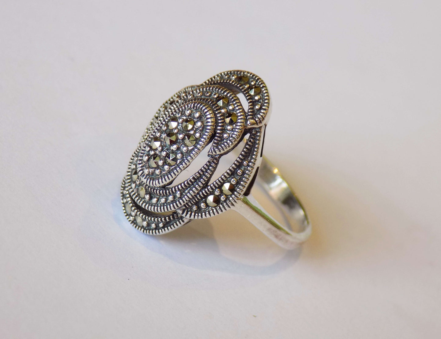 Серебряное кольцо