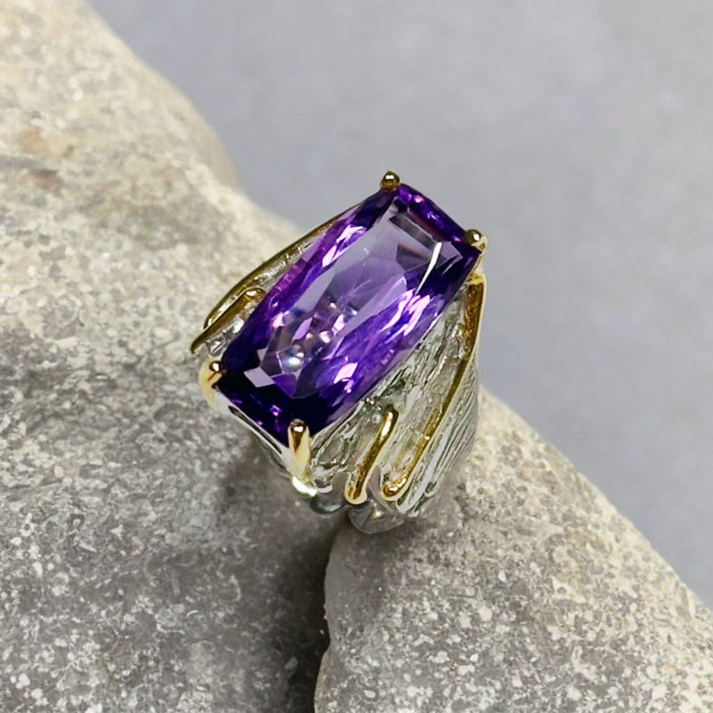 Sterling silver ring with amethyst