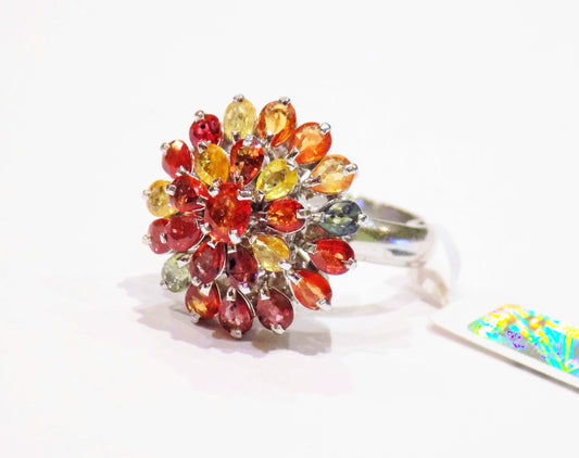 Sudraba gredzens ar daudzkrāsainiem safīriem