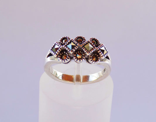 Серебряное кольцо