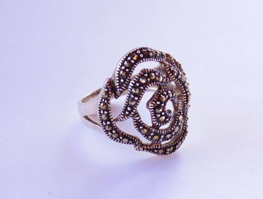 Серебряное кольцо с розой